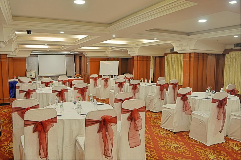 Hotel Gokulam Park Chennai Esterno foto