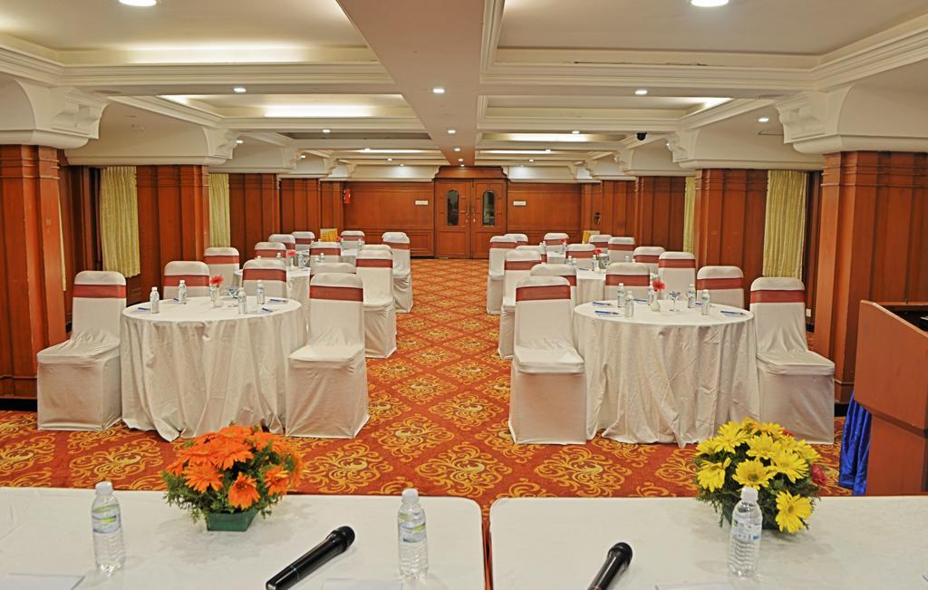 Hotel Gokulam Park Chennai Esterno foto