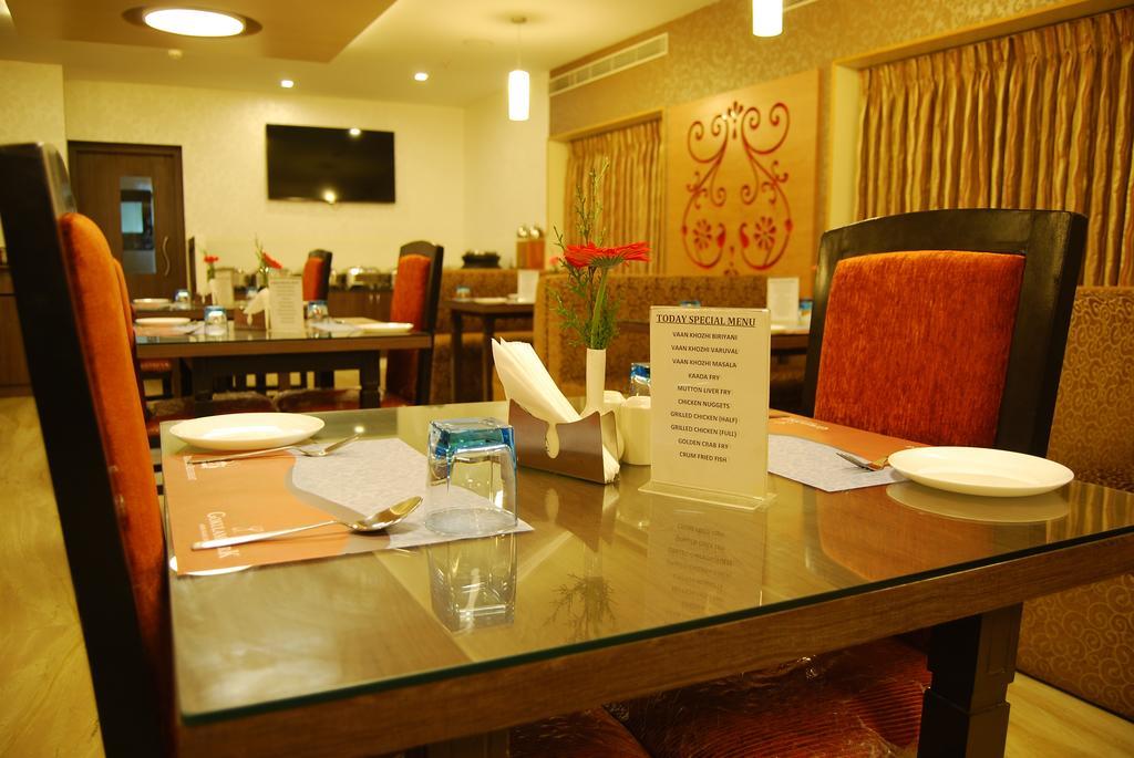 Hotel Gokulam Park Chennai Esterno foto